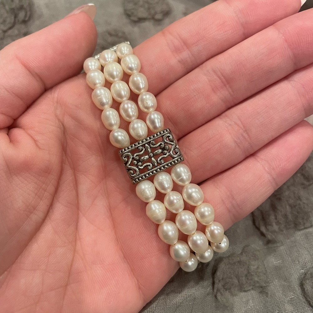 Pearl bracelet